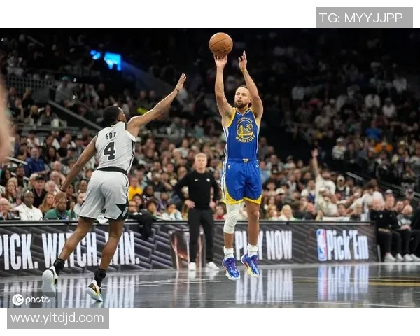 2013年NBA季后赛马刺与勇士第三场激战回顾与精彩瞬间分析